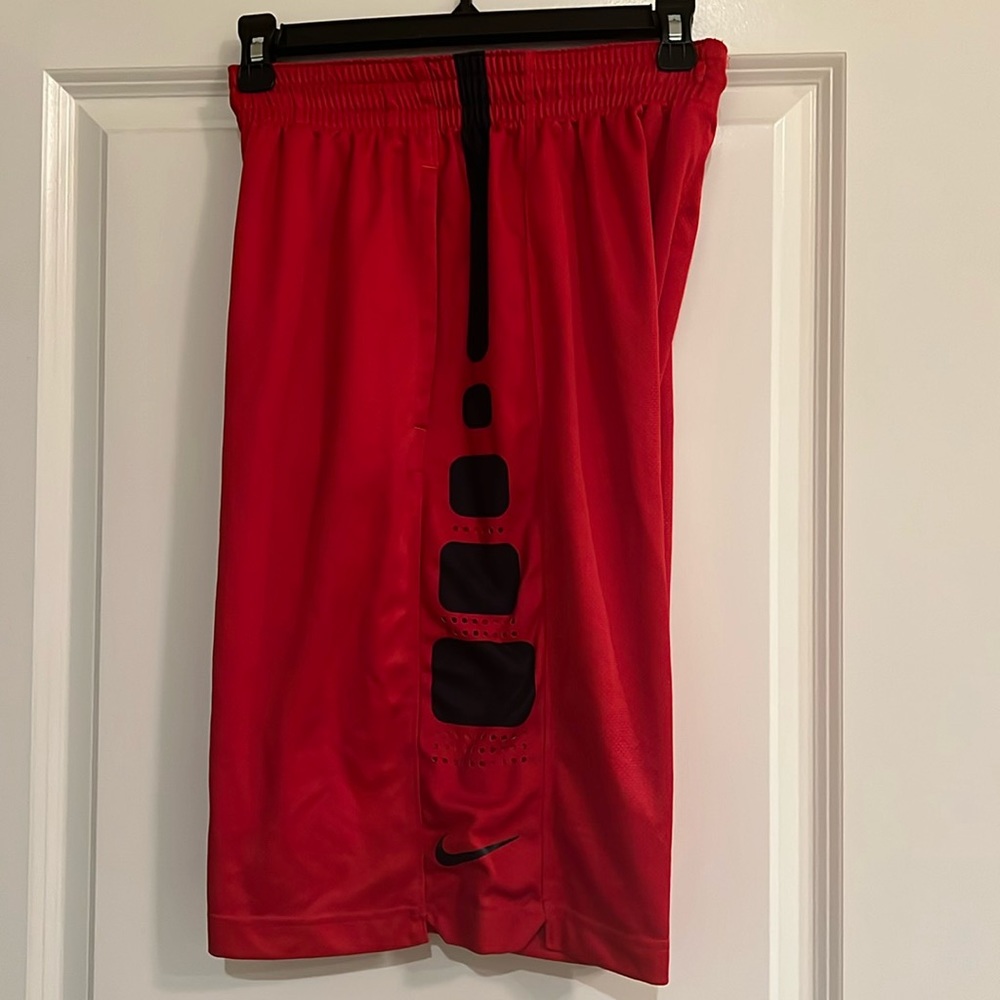 Nike Dri-Fit men’s active shorts, EUC - Picture 2 of 5